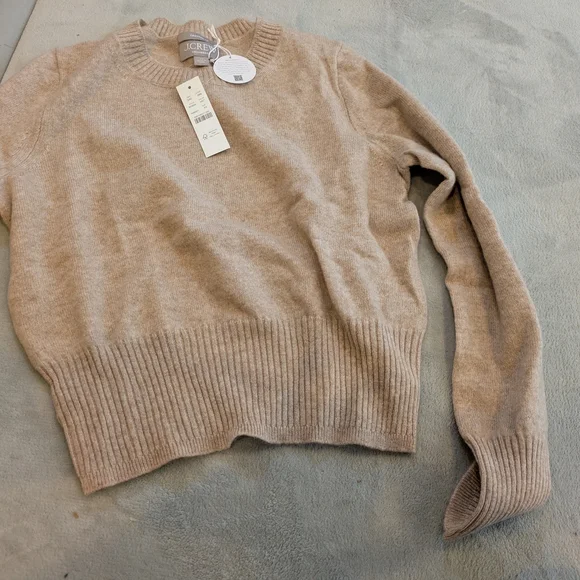 Cashmere shrunken crewneck sweater J. Crew Light Beige Crew Neck Sweater - Picture 6 of 8